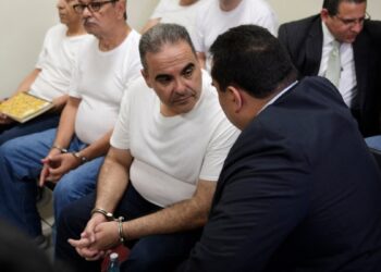 La justicia en El Salvador mantiene casos judiciales
pendientes por corrupción contra tres exmandatarios