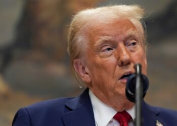 Gobierno de Trump congela informes y publicaciones de agencias de salud