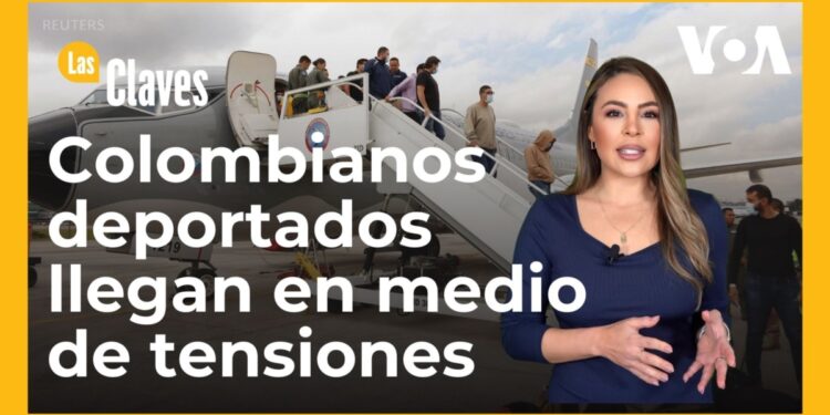 Migrantes deportados llegan a Colombia en medio de tensiones con EEUU