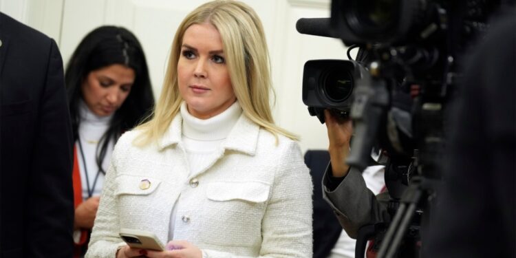 Karoline Leavitt, la secretaria de Prensa más joven de la Casa Blanca, hará su debut el martes