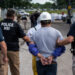 Las primeras redadas antiinmigrantes de Trump dejan 538 detenidos y cientos de deportados en EEUU