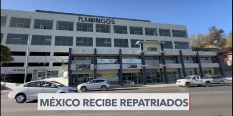 Tijuana abre centro para albergar repatriados