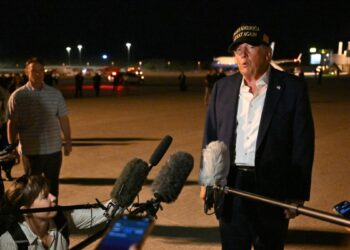 El presidente Trump ordenó la suspensión de préstamos y subvenciones federales