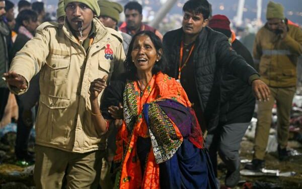Una estampida durante el masivo festival religioso Maha Kumbh en India dejó al menos 15 muertos