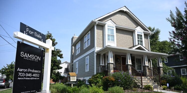Ventas de viviendas pendientes en EEUU caen y rompen cuatro meses de ganancias