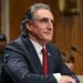 Doug Burgum es confirmado como secretario del Interior de Estados Unidos