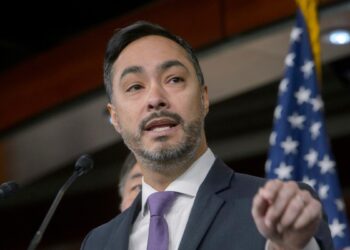 Congresista demócrata llama a confrontar las medidas del presidente Trump