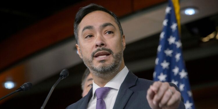 Congresista demócrata llama a confrontar las medidas del presidente Trump