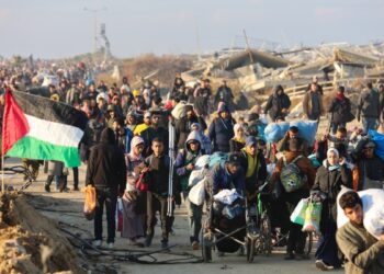 Palestinos regresan a la ciudad de Gaza en medio de alto el fuego entre Israel y Hamás