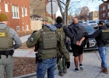 Agentes de inmigración de EEUU dicen que «los peores van primero», pero ya no hay «pase libre»