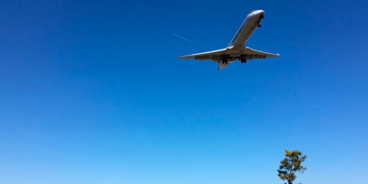 Preocupa a pilotos que el complejo espacio aéreo de Washington contribuya a una catástrofe