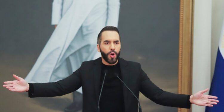 El Salvador ratifica reforma que permitirá cambiar fácilmente la Constitución