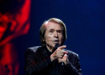 El estado de salud de Raphael un mes después de haber iniciado su tratamiento contra el linfoma cerebral: “Sigue trabajando”