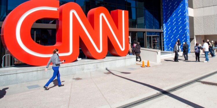 CNN recortará un 6 % de sus puestos de trabajo en medio de su impulso digital