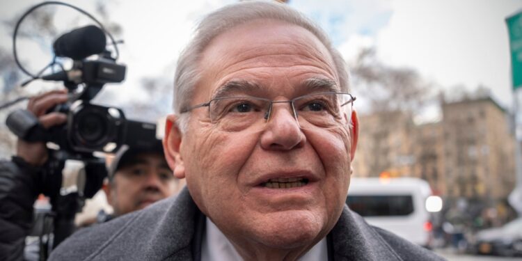 Exsenador de Nueva Jersey Bob Menéndez condenado a 11 años de prisión por soborno