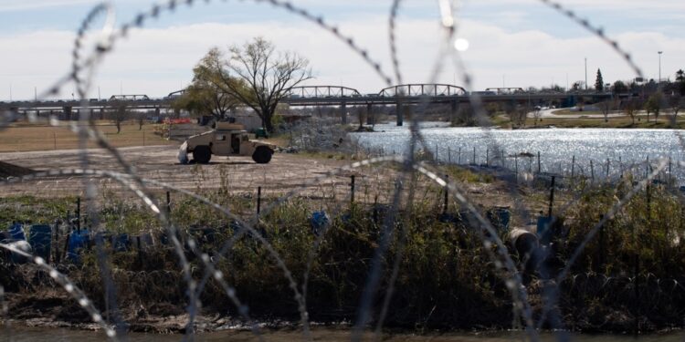 La Administración Trump-Vance envía tropas para asegurar la frontera sur dentro de su plan contra la inmigración irregular