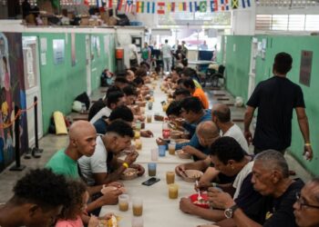 Congelamiento de ayuda exterior de Trump diezma a grupos de ayuda a migrantes en Latinoamérica