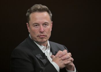 Musk responde a las críticas por su presunto saludo nazi en la investidura de Trump