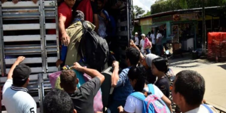 Colombia vive el mayor desplazamiento en casi 30 años por violenta arremetida del ELN