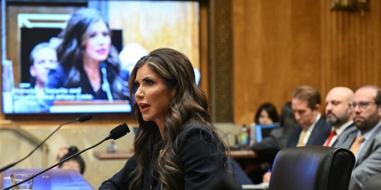 Senado confirma a Kristi Noem como secretaria de Seguridad Nacional, cargo clave para frenar inmigración ilegal
