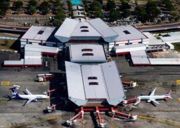 Perú anuncia que exigirá visado de tránsito a los cubanos