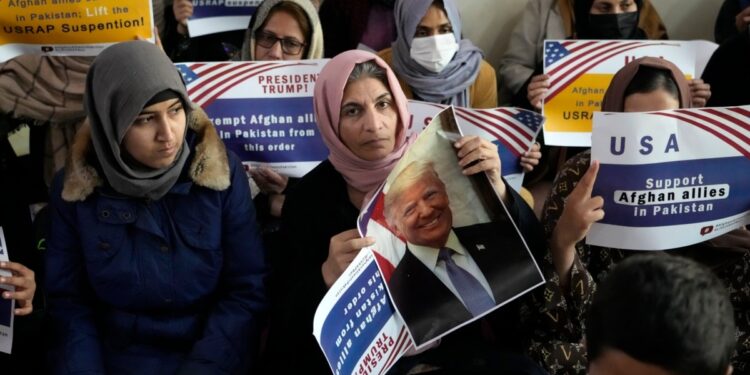 Agencias de reasentamiento de refugiados en apuros tras orden de Trump