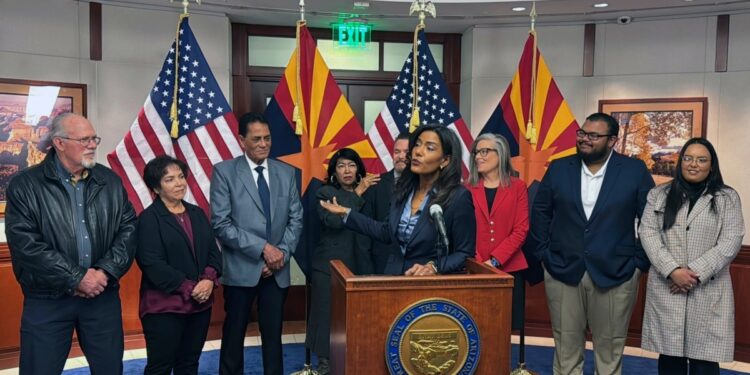 Maria Elena Cruz elegida primera latina y negra en la Corte Suprema de Arizona