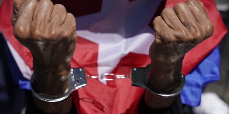 EEUU afirma que no se dejará engañar por las excarcelaciones del régimen cubano