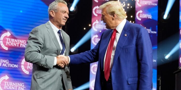 ¿Qué dicen los estadounidenses de las posturas no convencionales de Robert Kennedy Jr. sobre salud?