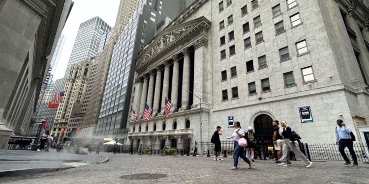 Referentes financieros abordan las perspectivas económicas globales en la última jornada del Foro de Davos