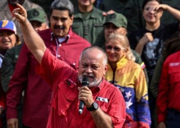 Alcalde de ciudad colombiana advierte a Cabello que cobrará los $25 millones por su recompensa, si pisa la zona