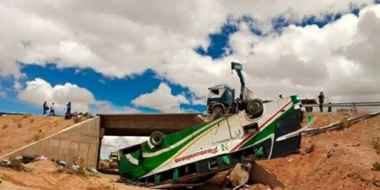 Accidente en carretera de Bolivia deja 19 muertos y nueve heridos