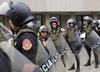 Perú calcula que existen más de 200 organizaciones criminales operando en su capital