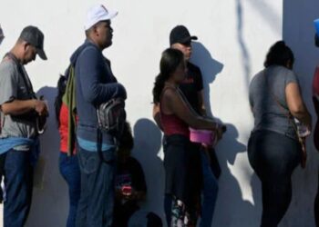 Trump busca un acuerdo para deportar a El Salvador inmigrantes de otros países