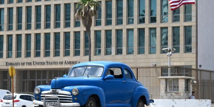 Embajada de Washington en La Habana recomienda informarse sobre políticas migratorias solo por fuentes fiables