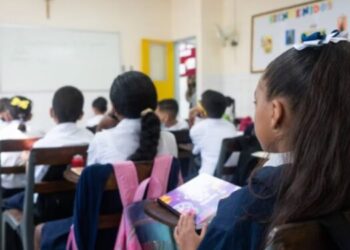 Un niño de 12 años roba 63 tabletas y un ordenador en un colegio en Perú