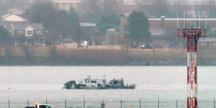 Lo que hay que saber sobre la investigación del accidente aéreo en Washington