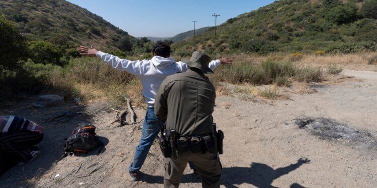 La Administración Trump reitera que prioriza la deportación de inmigrantes ilegales que hayan cometido delitos