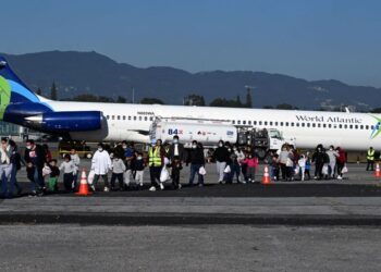 Departamento de Estado de EEUU reacciona a negativa de Petro de recibir a deportados y anuncia medidas contundentes