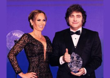 Javier Milei fue premiado en Washington por Natalia Denegri