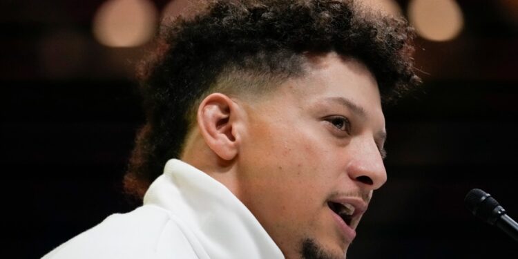 Detienen a sospechosos de robos en casas de lujo de jugadores de la NFL y NBA