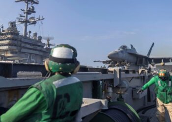 Trump dice que EEUU realiza ataques aéreos contra el Estado Islámico en Somalia