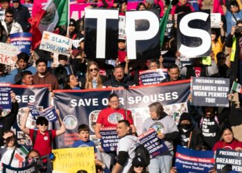 ¿Pueden los venezolanos con TPS cancelado aplicar al asilo en EEUU?