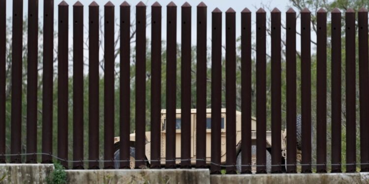El Pentágono enviará otros 1.500 soldados a frontera con México