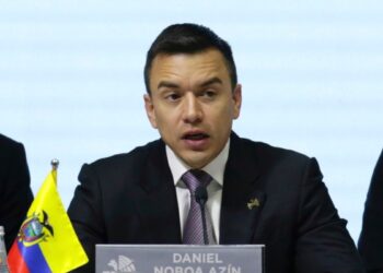 Presidente de Ecuador propone prisión preventiva obligatoria por terrorismo, en medio de campaña