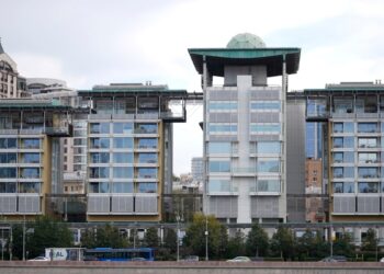 Reino Unido revoca acreditación a diplomático ruso en respuesta a expulsión de funcionario británico