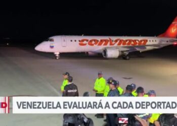 Venezuela dice estar lista para seguir recibiendo vuelos con deportados de EEUU