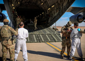 Tribunal federal de EEUU concede petición para impedir que inmigrantes venezolanos detenidos sean enviados a Guantánamo