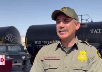 Militares comenzarán a arrestar migrantes indocumentados en Texas