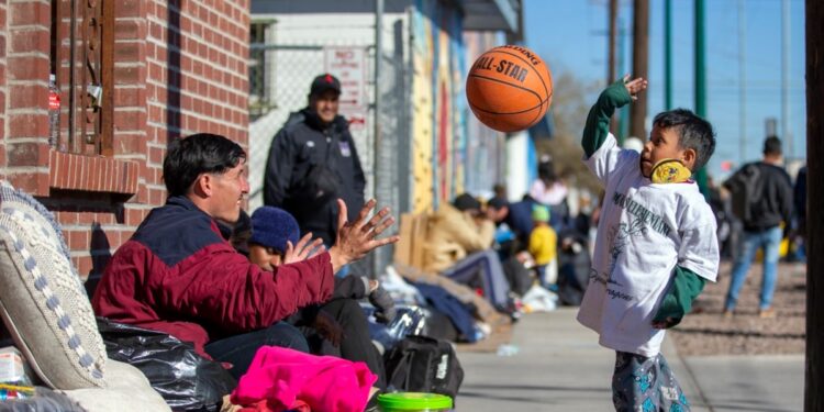 Otro juez federal de EEUU bloquea el decreto del
presidente Trump de eliminar el derecho a la ciudadanía por nacimiento